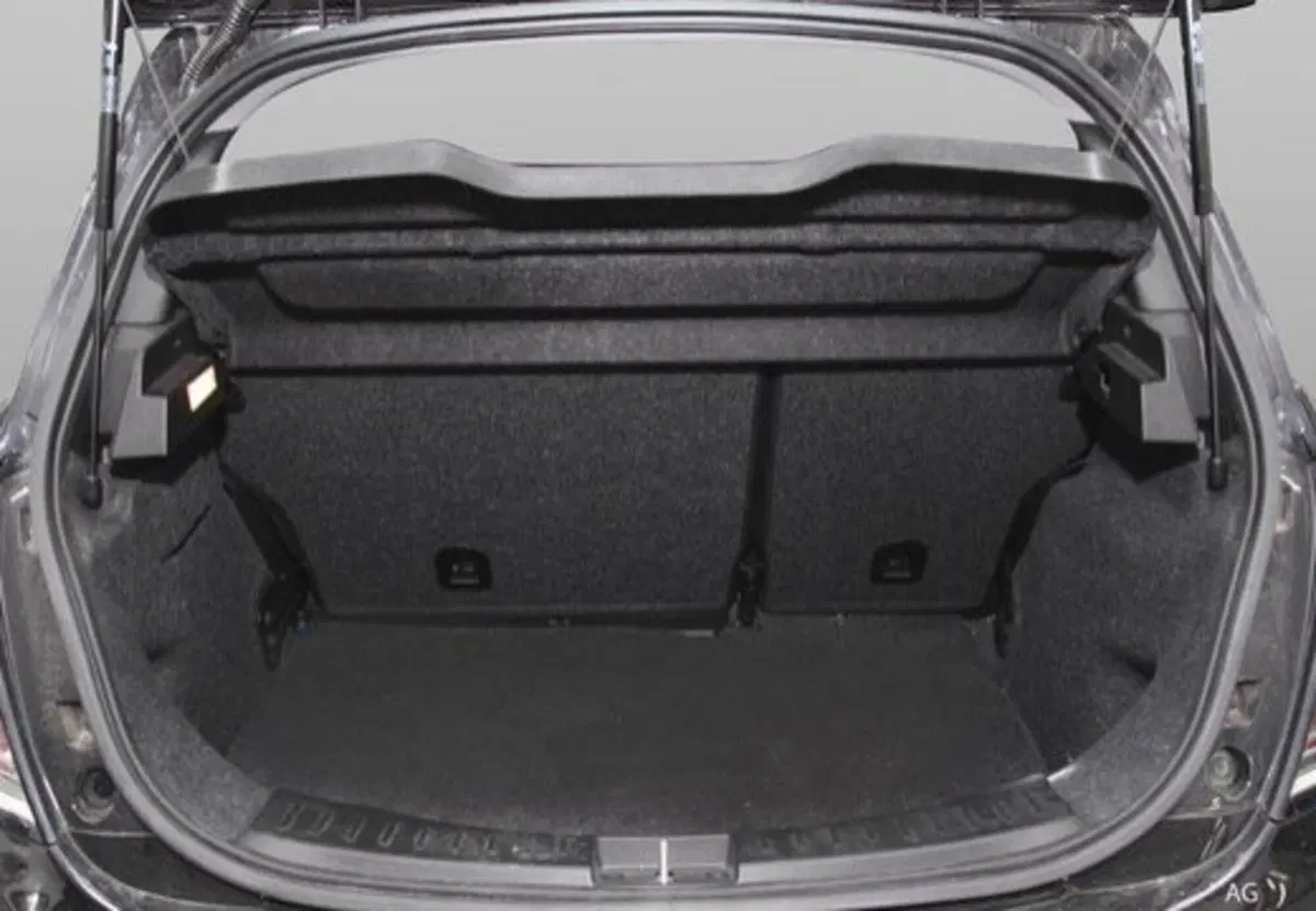 Lancia Ypsilon usata a Salerno (14)