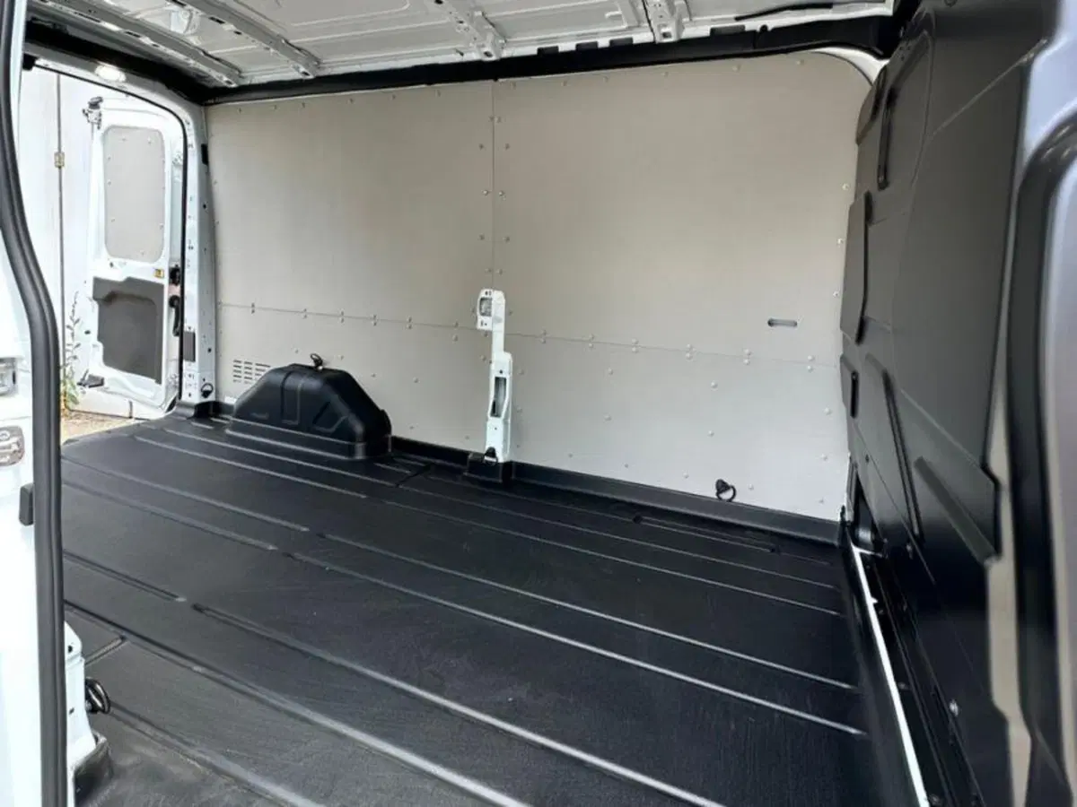 Ford Transit Furgone nuova a Salerno (12)