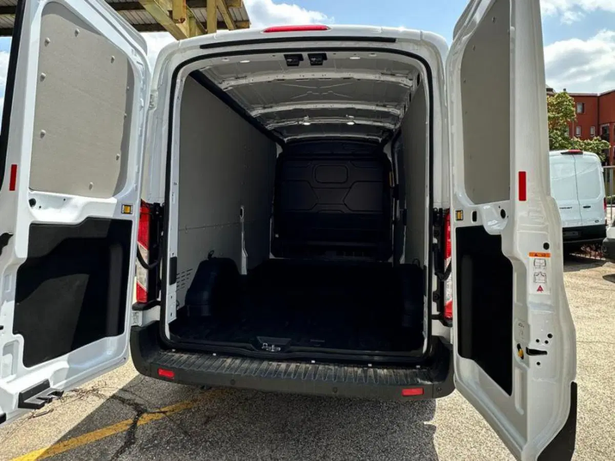 Ford Transit Furgone nuova a Salerno (14)