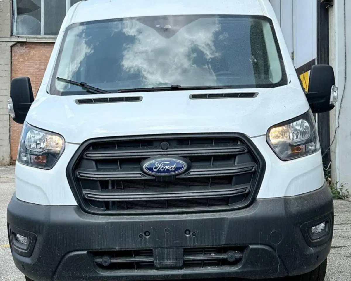 Ford Transit Furgone nuova a Salerno (8)