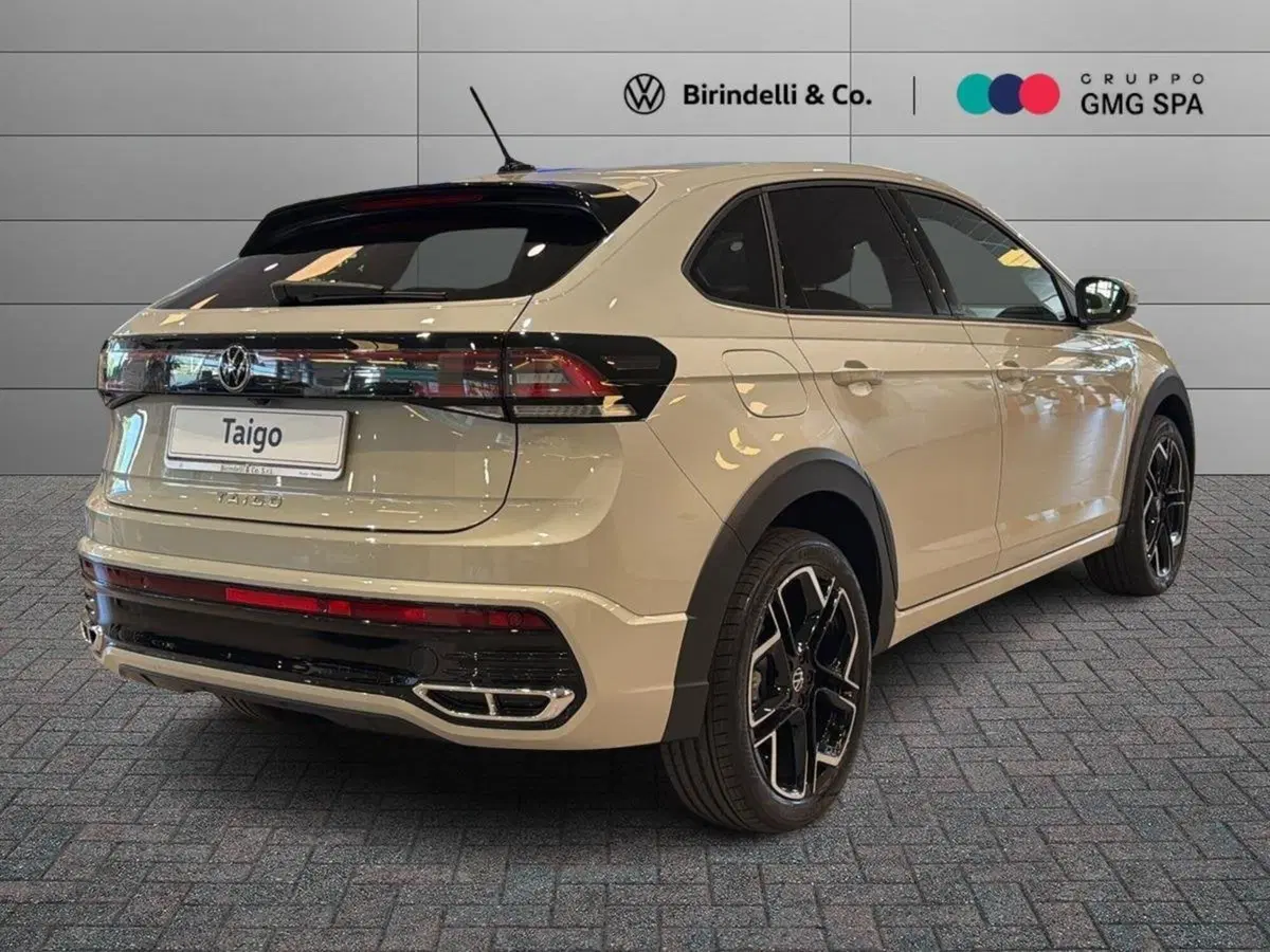 Volkswagen Taigo nuova a Prato (3)