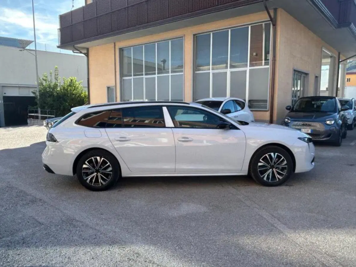 Peugeot 508 SW nuova a Salerno (11)