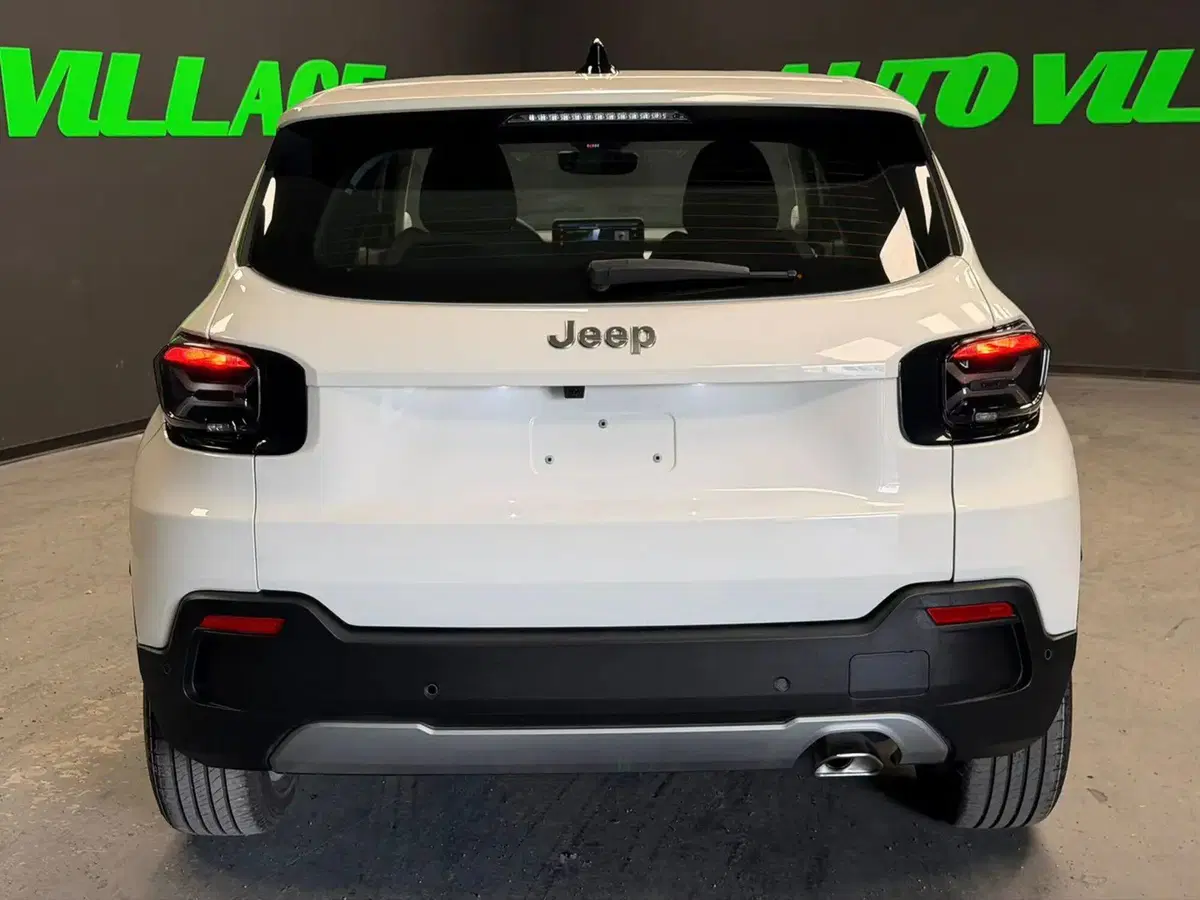 Jeep Avenger nuova a Salerno (11)