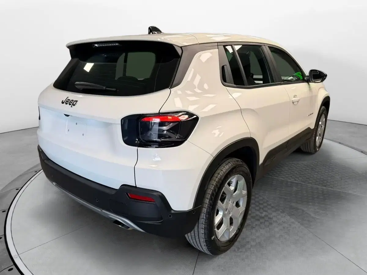 Jeep Avenger nuova a Salerno (4)