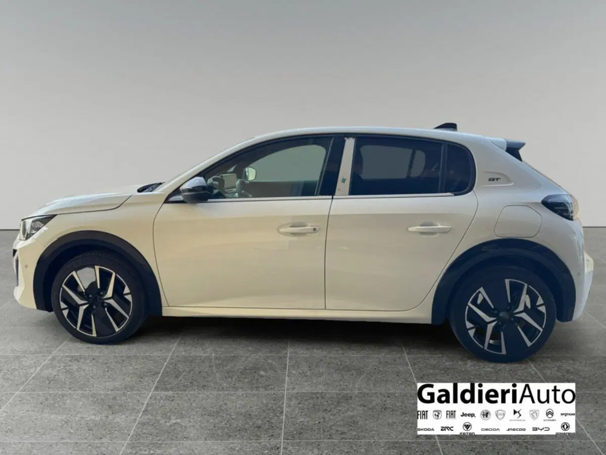 Peugeot 208 nuova a Salerno (10)