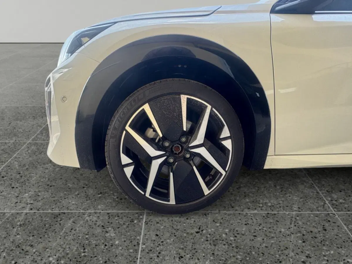 Peugeot 208 nuova a Salerno (12)