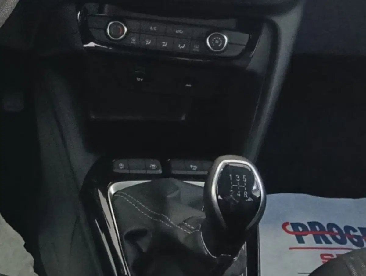 Opel Corsa nuova a Salerno (11)