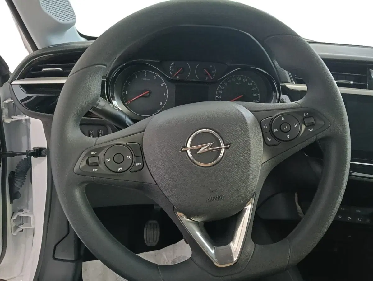 Opel Corsa nuova a Salerno (7)