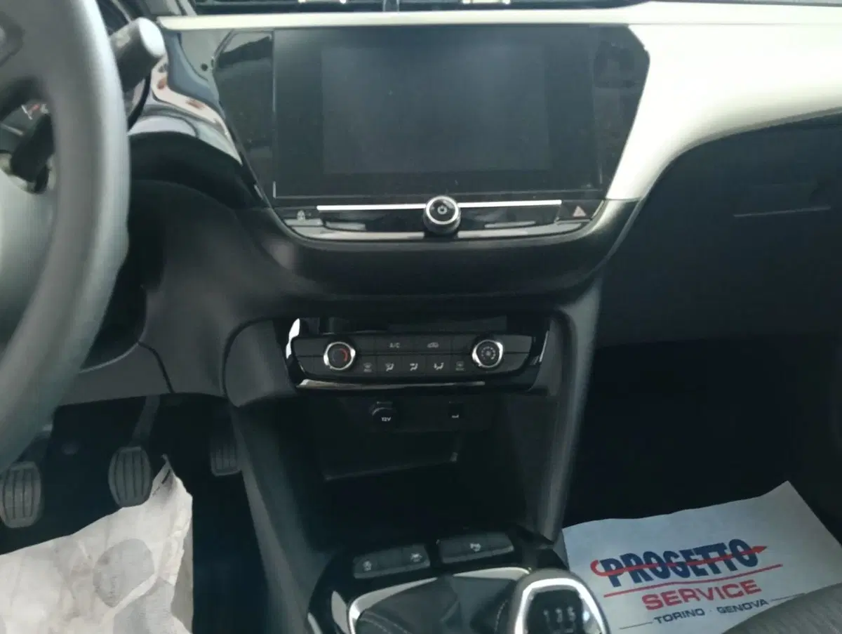 Opel Corsa nuova a Salerno (8)