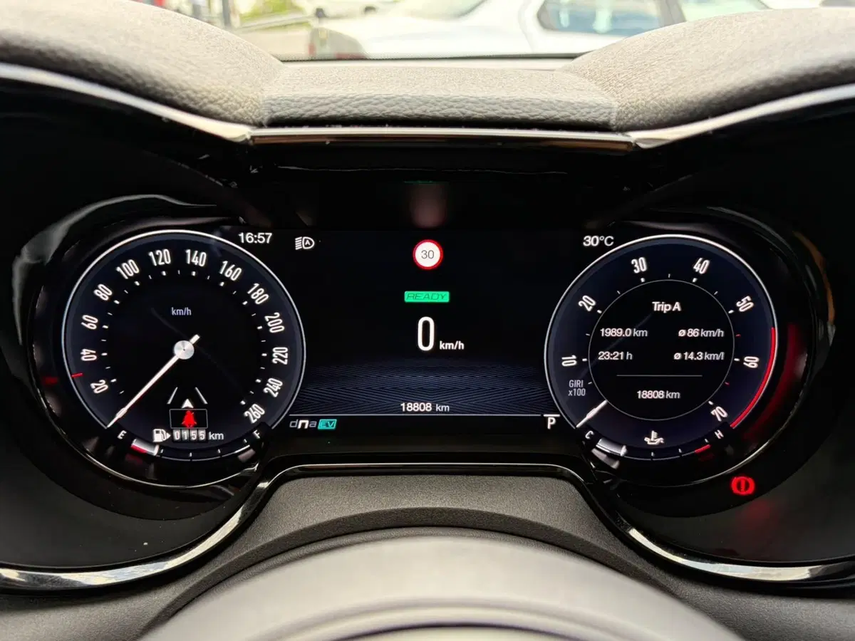 Alfa Romeo Tonale usata a Ancona (12)