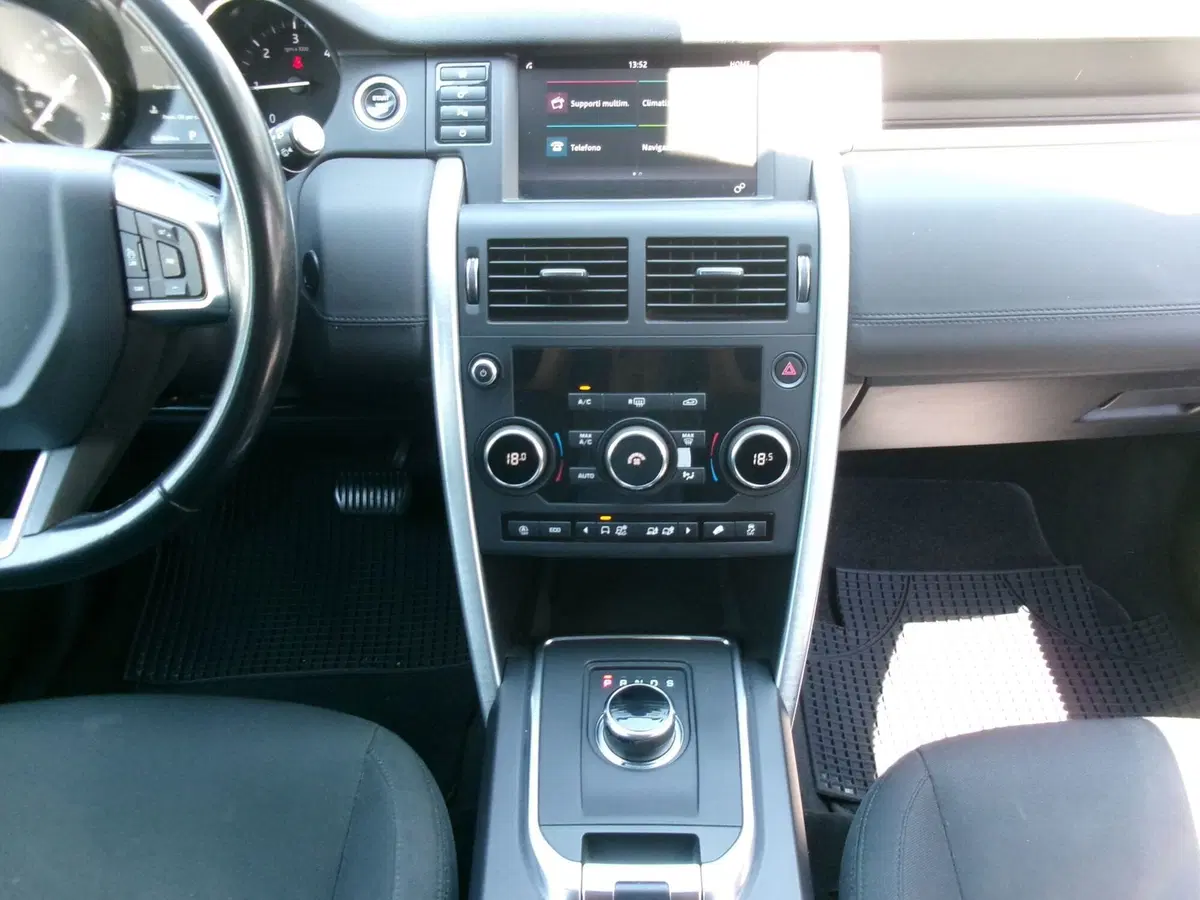 Land Rover Discovery Sport usata a Venezia (13)