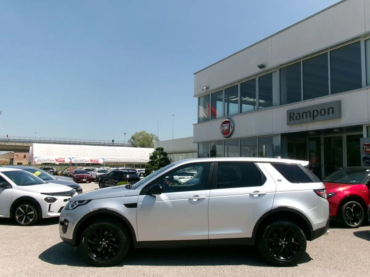 Land Rover Discovery Sport usata a Venezia (2)