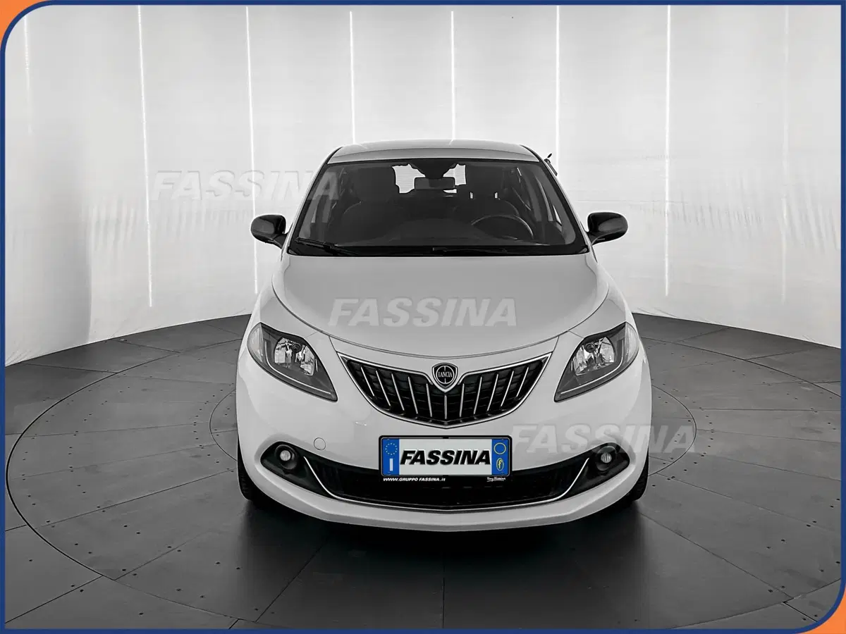 Lancia Ypsilon usata a Milano (2)