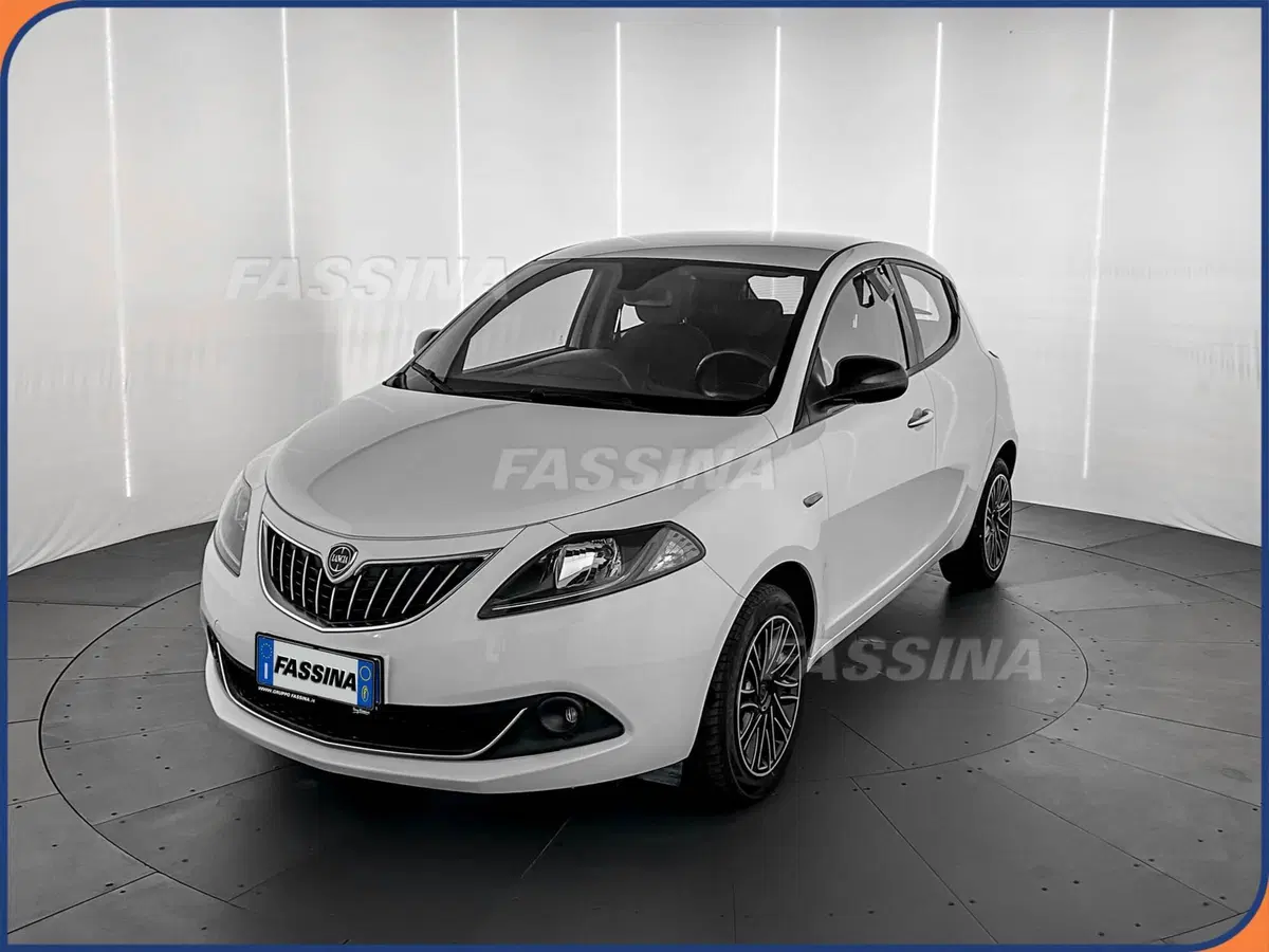 Lancia Ypsilon usata a Milano (3)