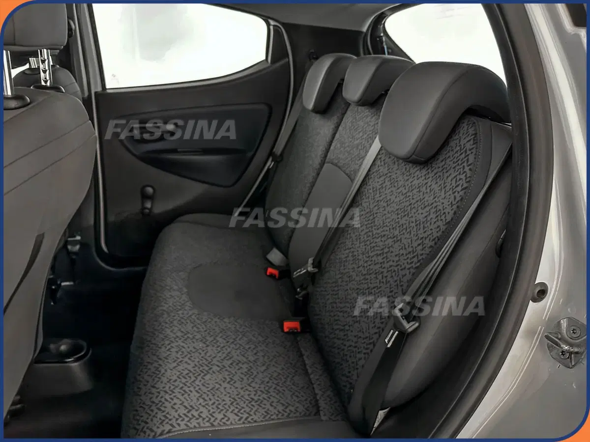 Lancia Ypsilon usata a Milano (10)