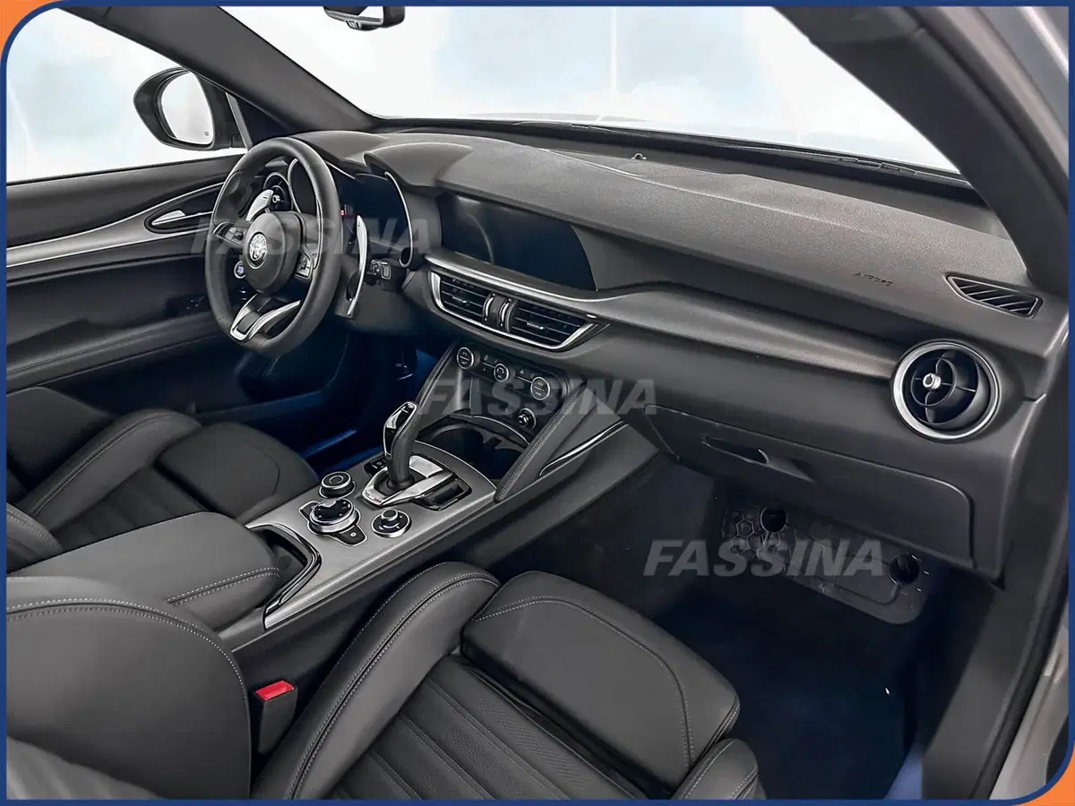Alfa Romeo Stelvio usata a Milano (10)