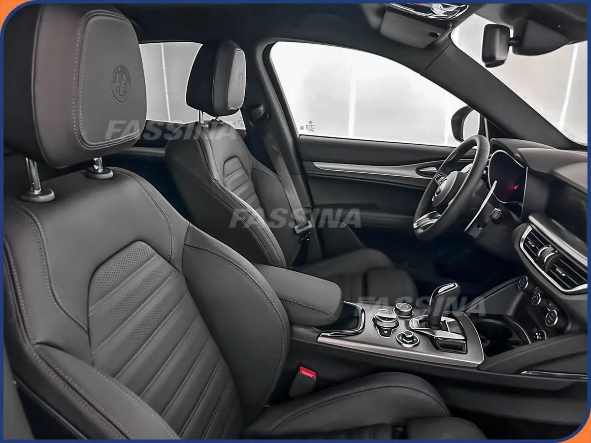 Alfa Romeo Stelvio usata a Milano (11)