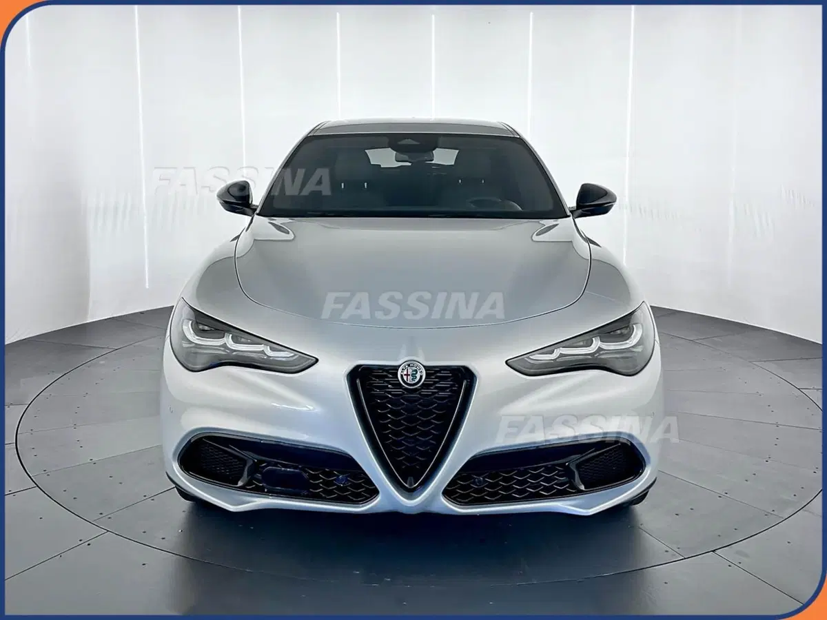 Alfa Romeo Stelvio usata a Milano (2)