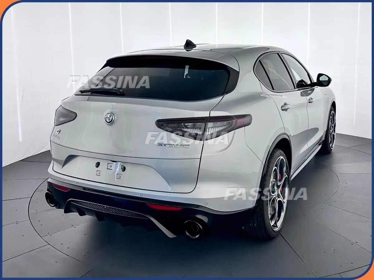 Alfa Romeo Stelvio usata a Milano (6)