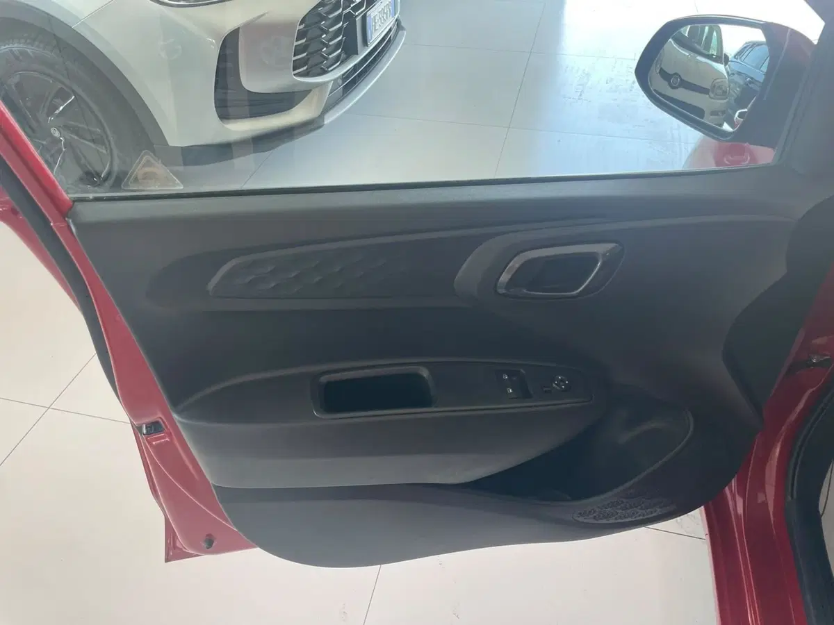 Hyundai i10 usata a Lucca (8)