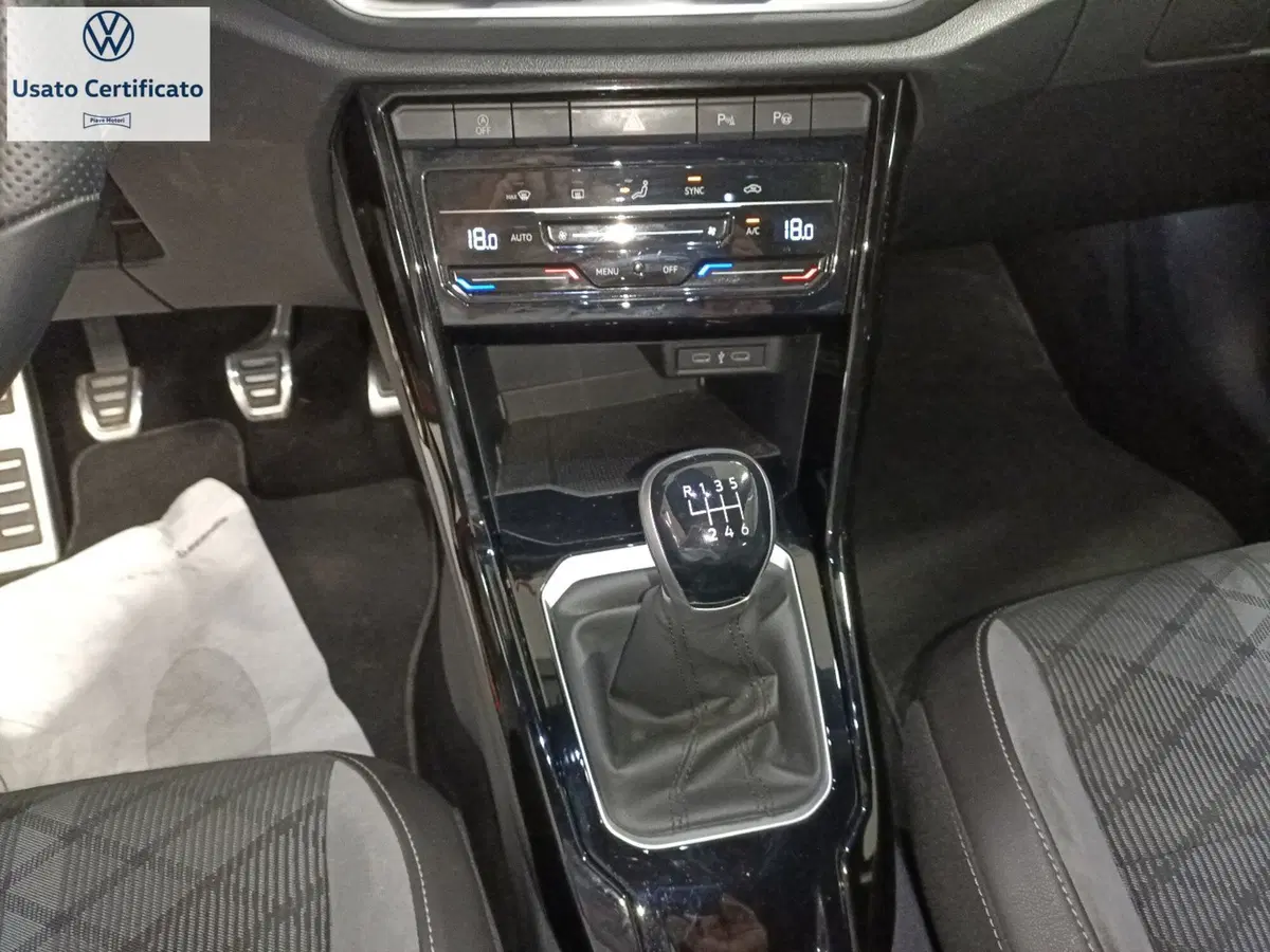 Volkswagen T-Roc usata a Genova (13)