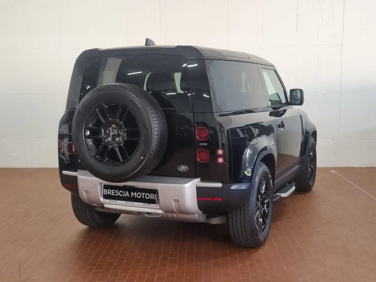 Land Rover Defender usata a Brescia (2)
