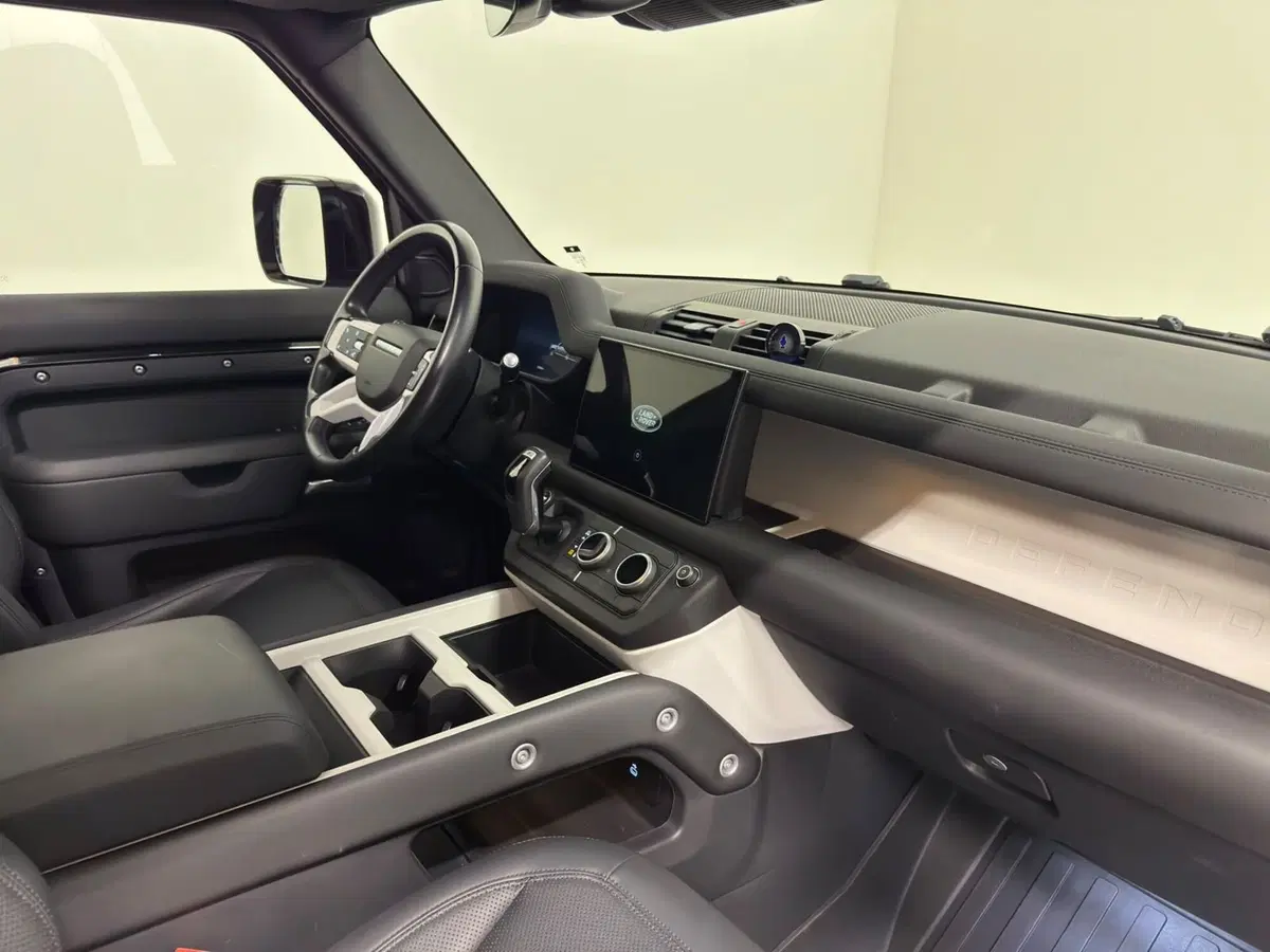 Land Rover Defender usata a Novara (13)