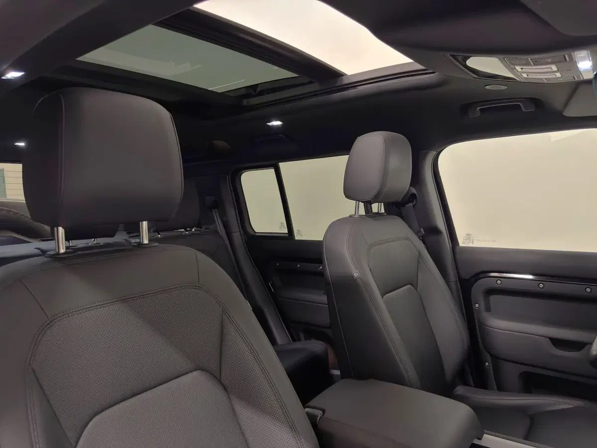 Land Rover Defender usata a Novara (14)