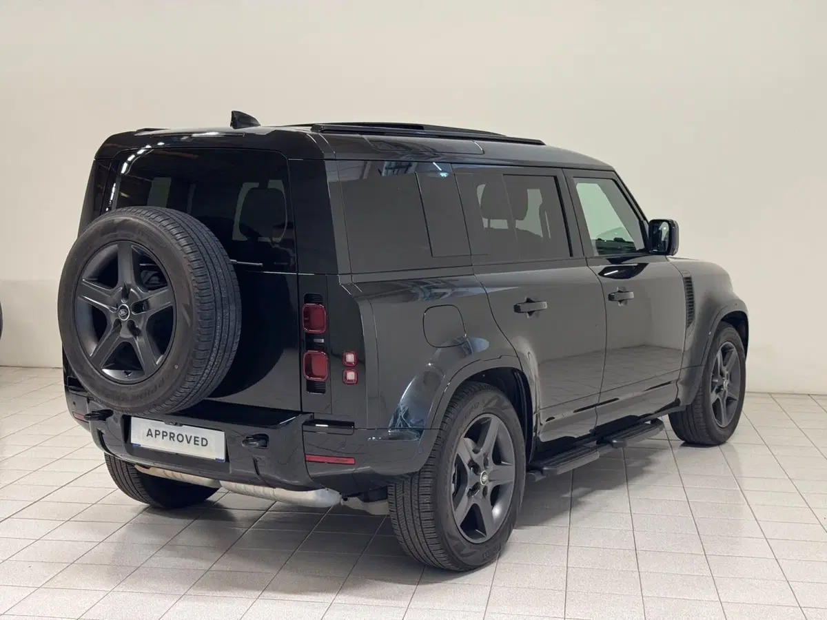 Land Rover Defender usata a Novara (2)