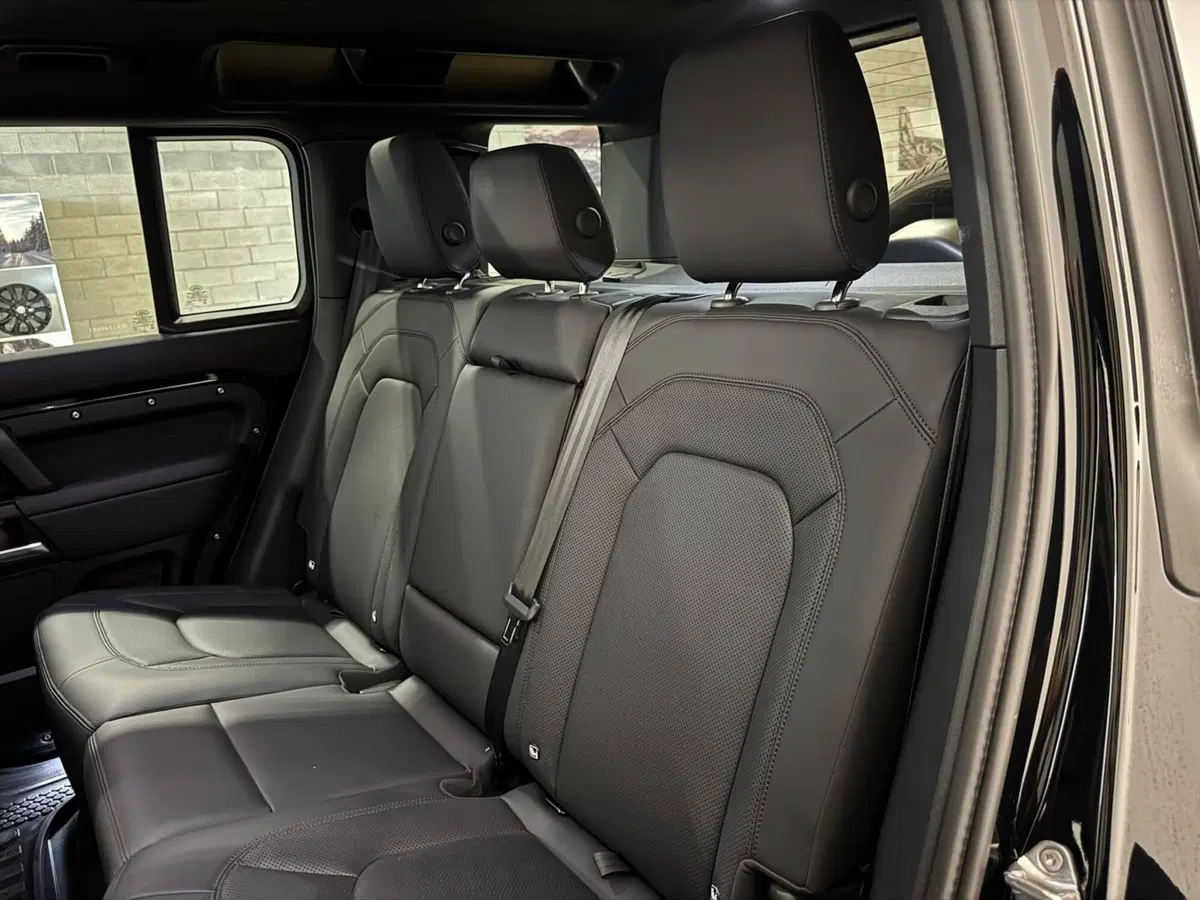 Land Rover Defender usata a Novara (20)