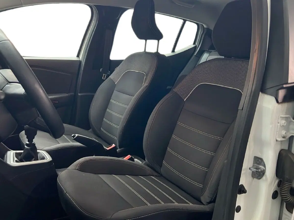 Dacia Sandero usata a Roma (12)