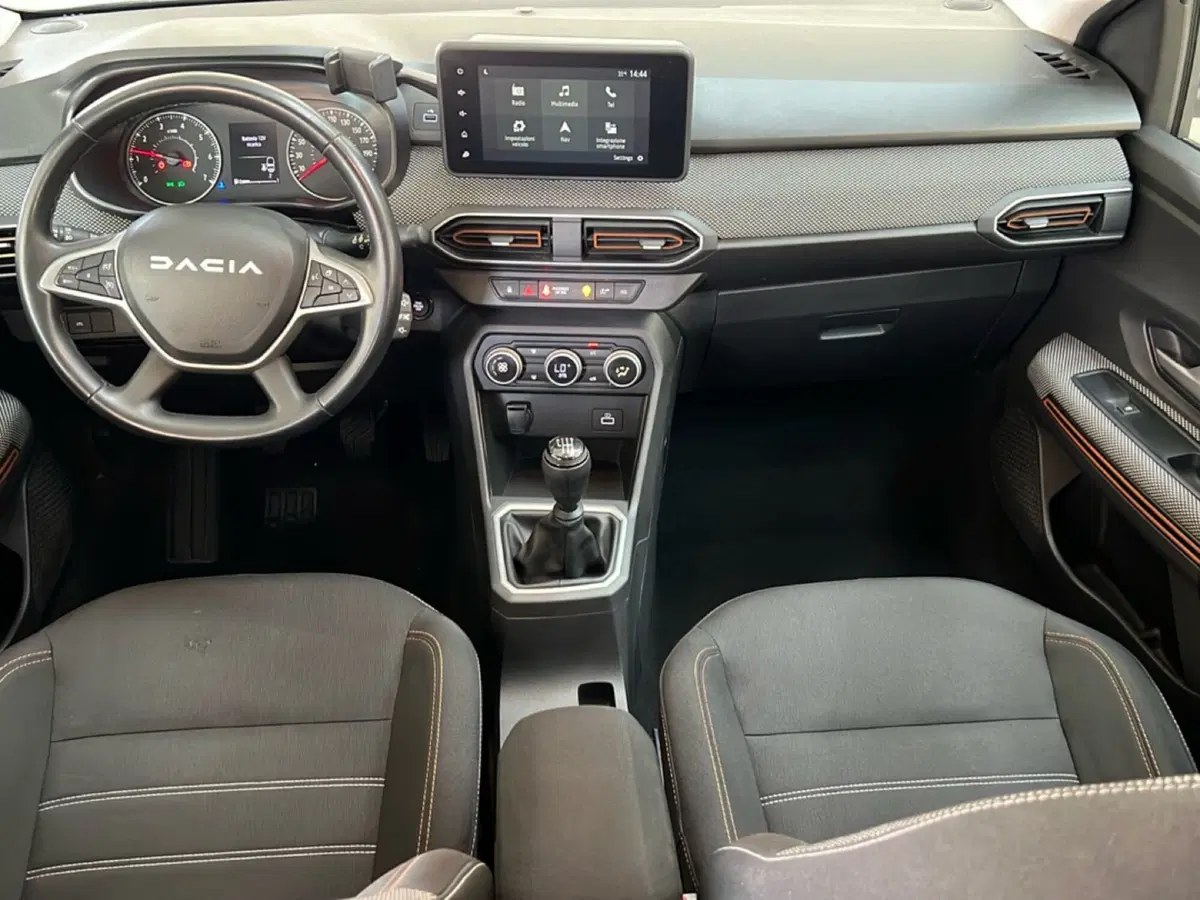 Dacia Sandero usata a Roma (11)