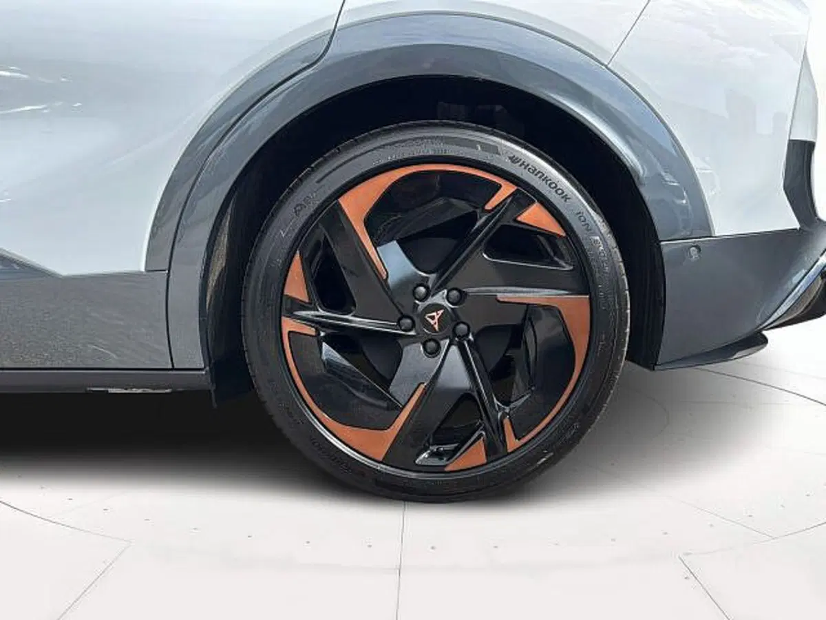 Cupra Tavascan nuova a Vicenza (7)