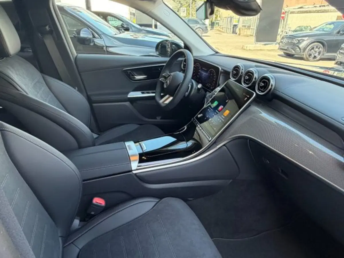 Mercedes-Benz GLC nuova a Potenza (10)