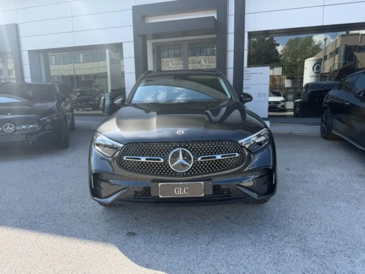 Mercedes-Benz GLC nuova a Potenza (2)