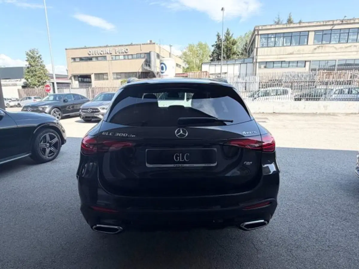 Mercedes-Benz GLC nuova a Potenza (4)