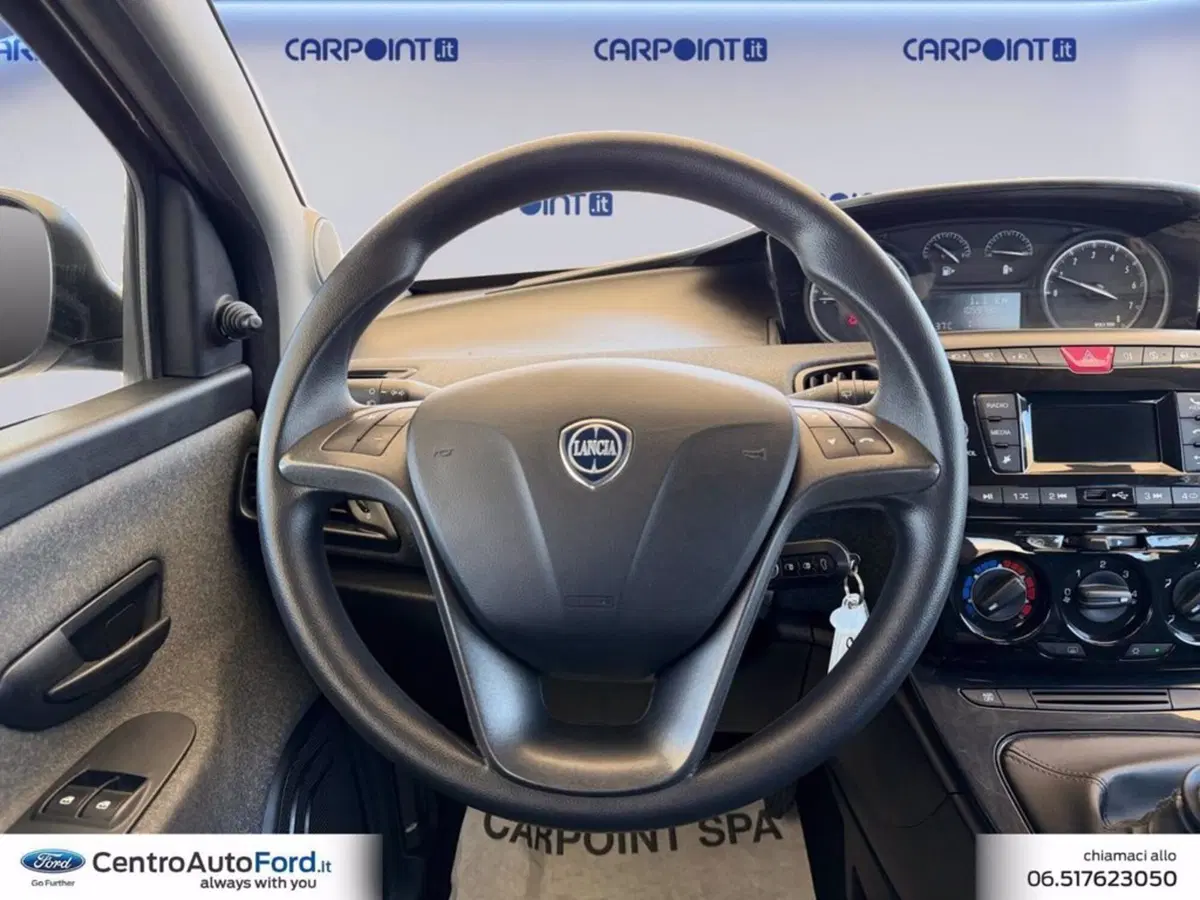 Lancia Ypsilon usata a Roma (12)