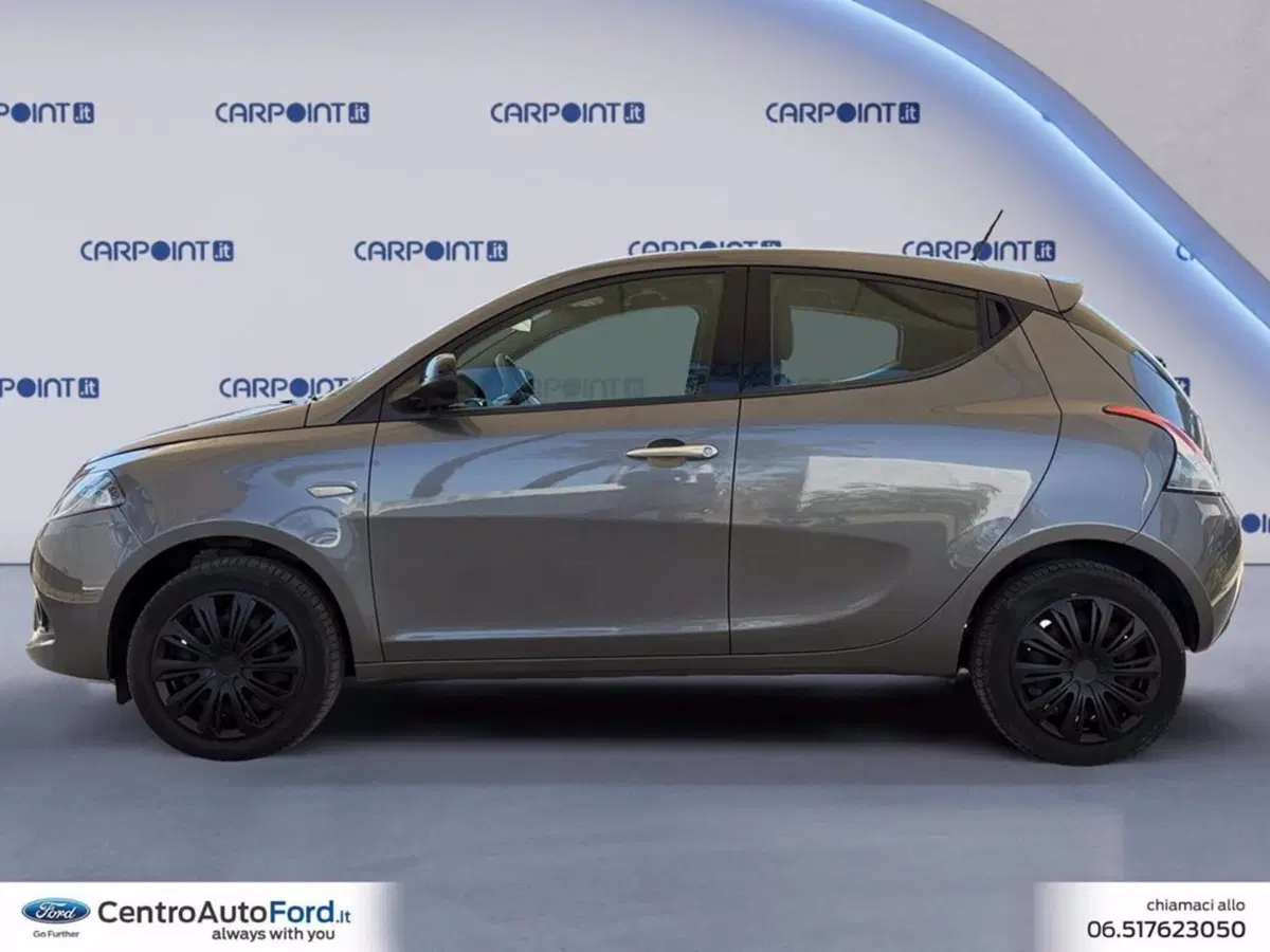 Lancia Ypsilon usata a Roma (2)