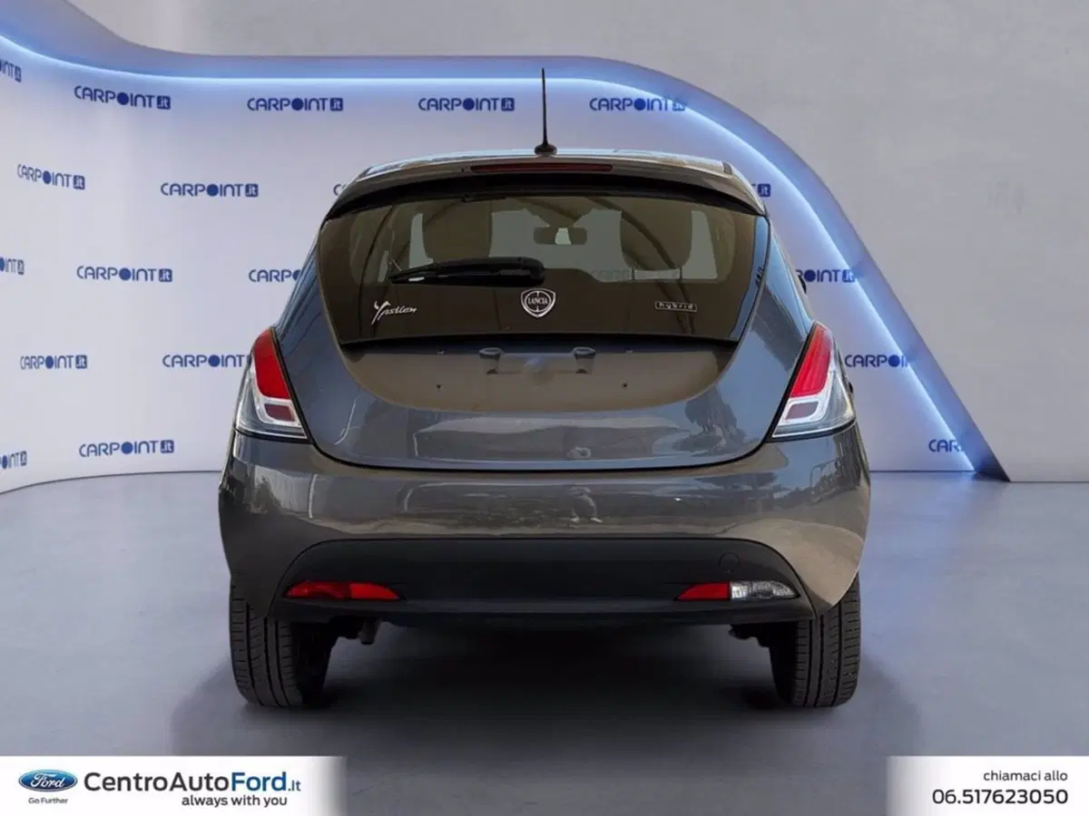 Lancia Ypsilon usata a Roma (4)