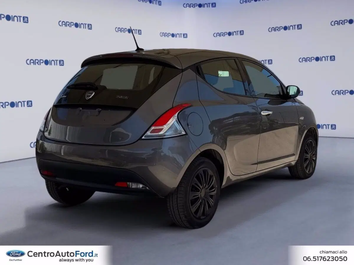 Lancia Ypsilon usata a Roma (5)