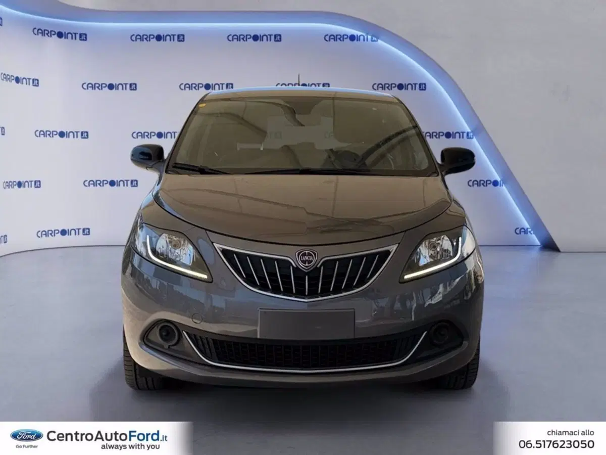 Lancia Ypsilon usata a Roma (8)