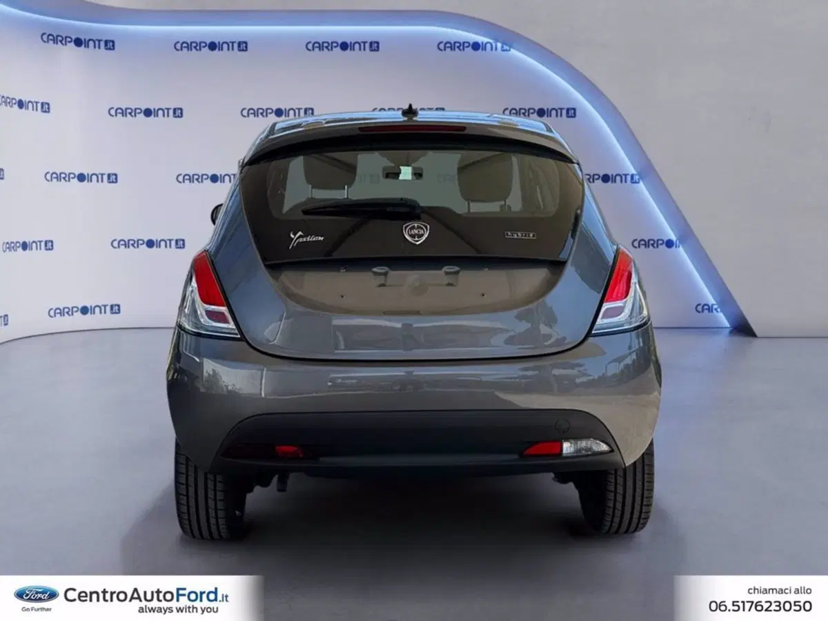 Lancia Ypsilon usata a Roma (4)