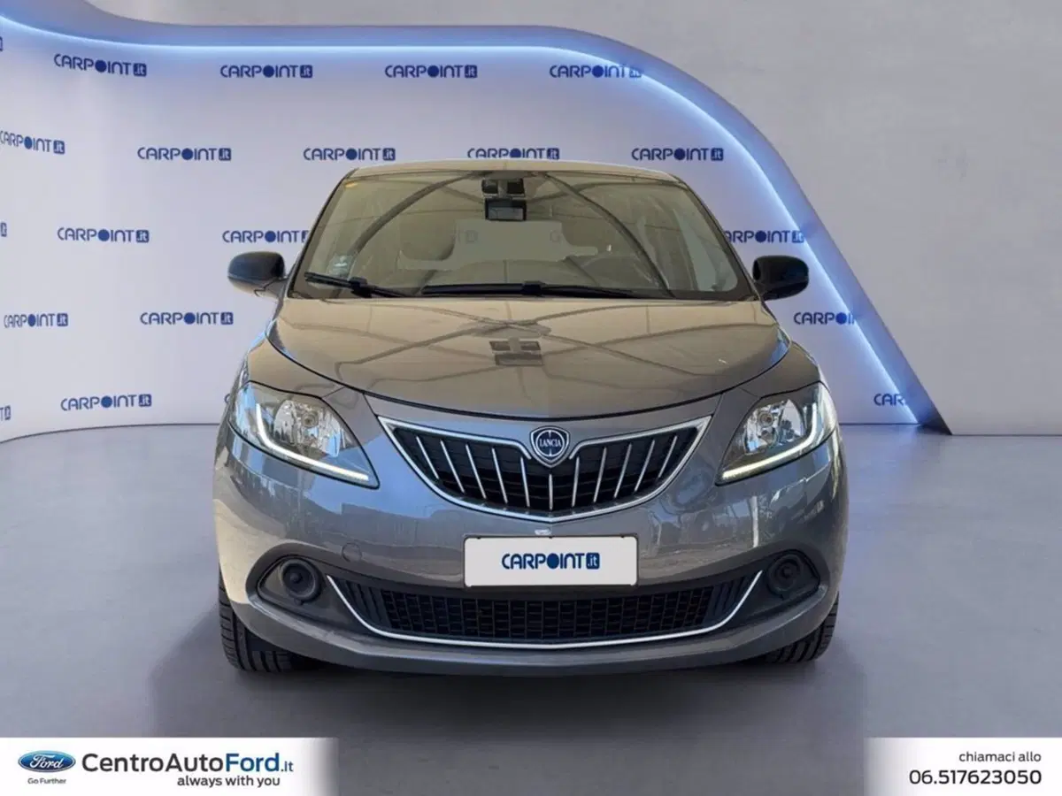 Lancia Ypsilon usata a Roma (8)