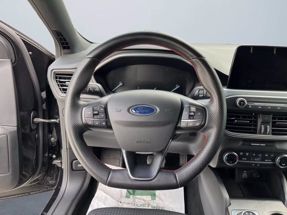 Ford Focus usata a Milano (14)