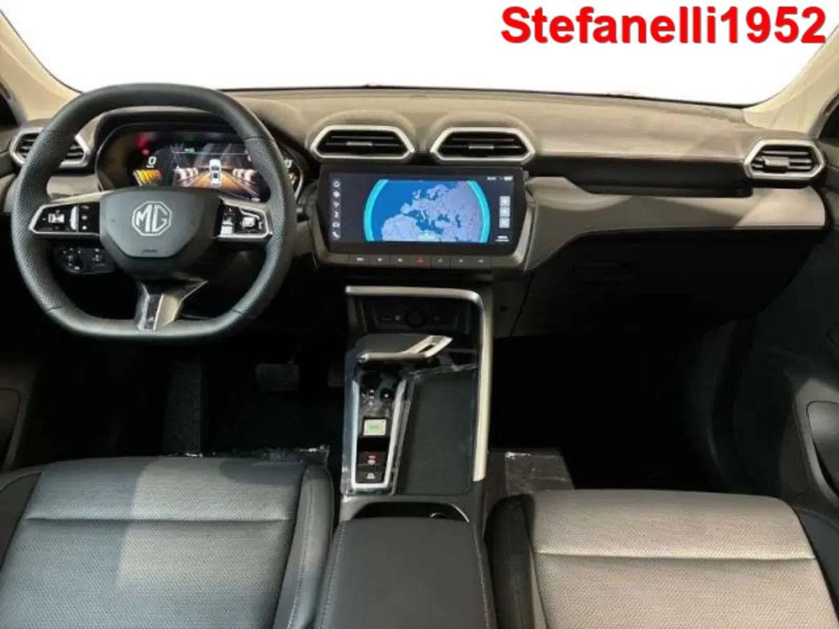 Mg ZS EV nuova a Bologna (13)