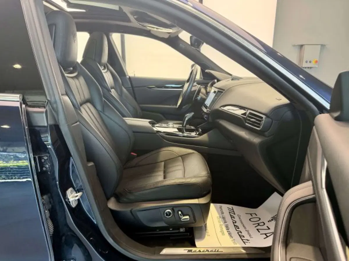 Maserati Levante usata a Torino (10)
