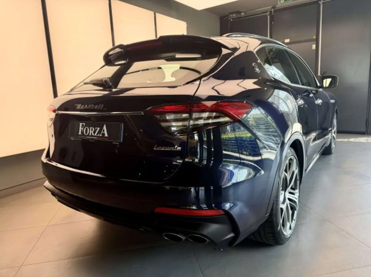 Maserati Levante usata a Torino (7)