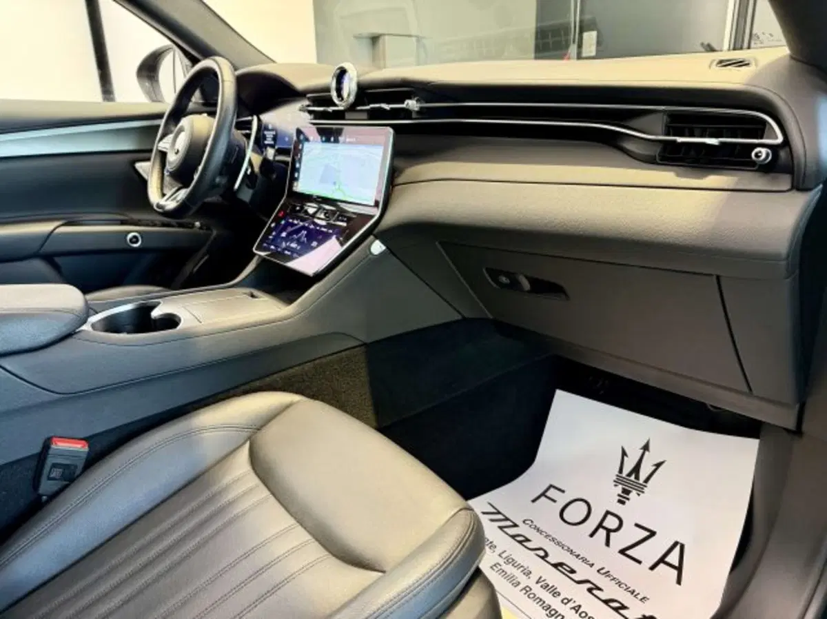 Maserati Grecale usata a Torino (13)