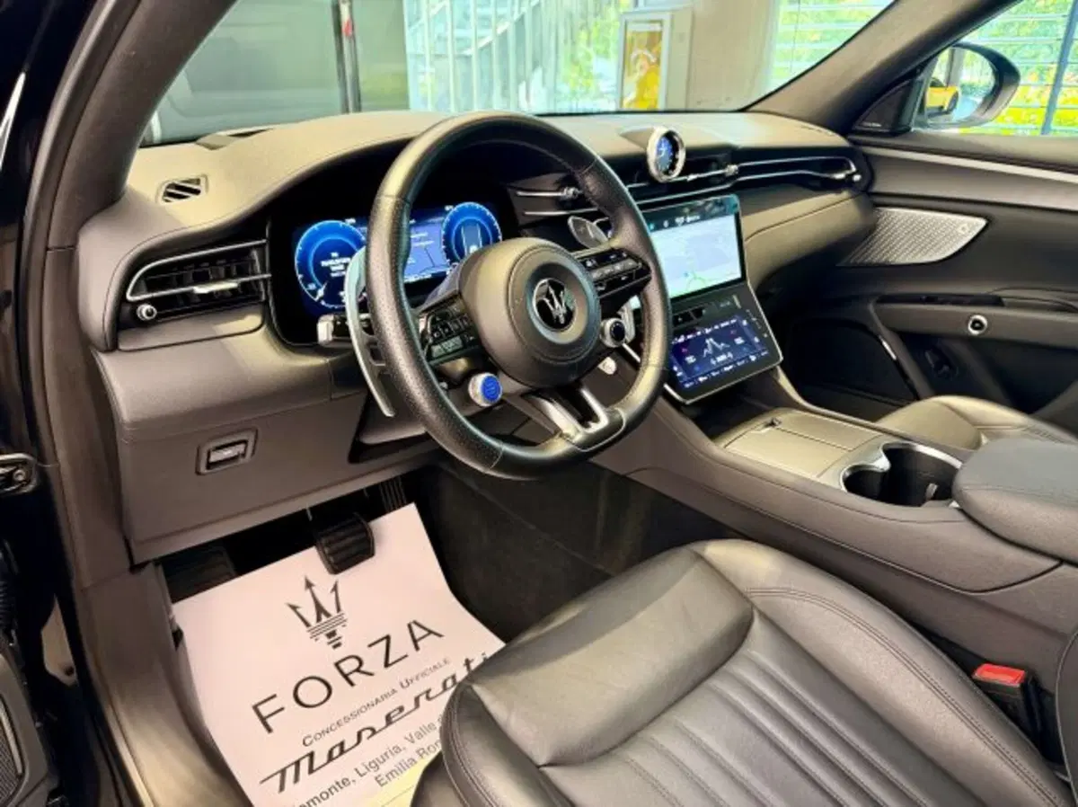 Maserati Grecale usata a Torino (9)