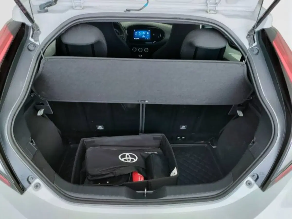 Toyota Aygo X usata a Teramo (11)